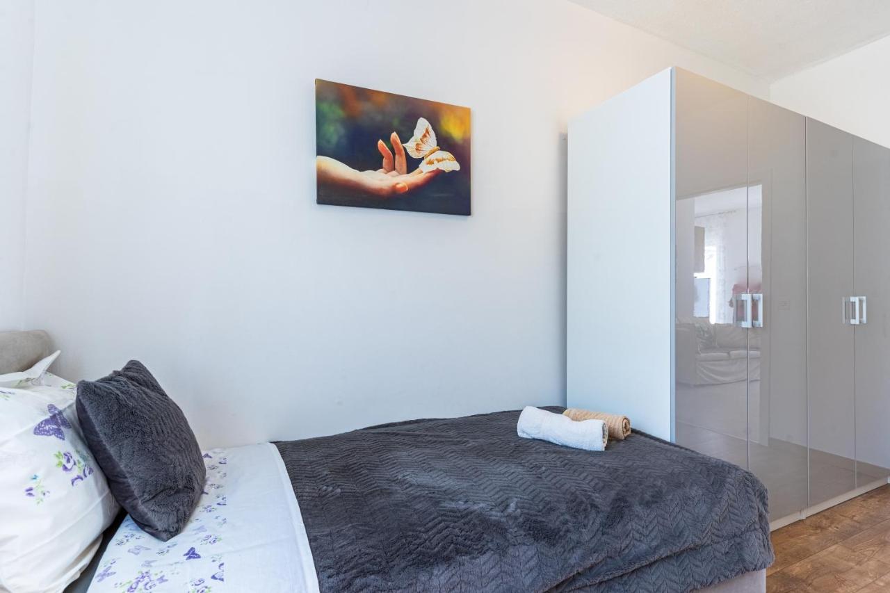 Apartments Tatjana II Cres Bagian luar foto